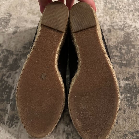 Expression Black Criss-Cross Wedge Shoe (Size 9) - Picture 5 of 5